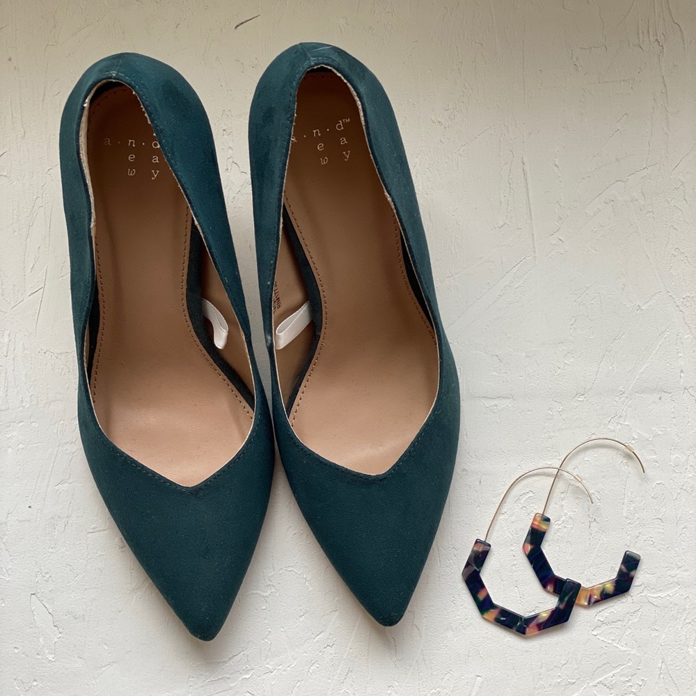 NWOT Deep Teal Heels